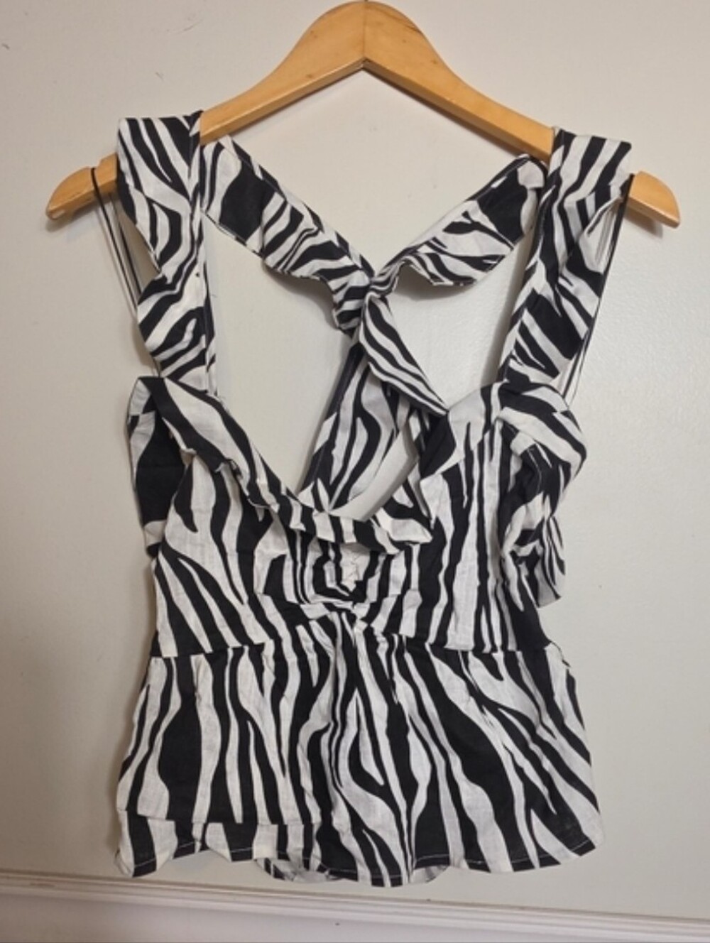JJ’S Fairyland Zebra‑Print Tie‑Back Camisole Top – Black & White – M